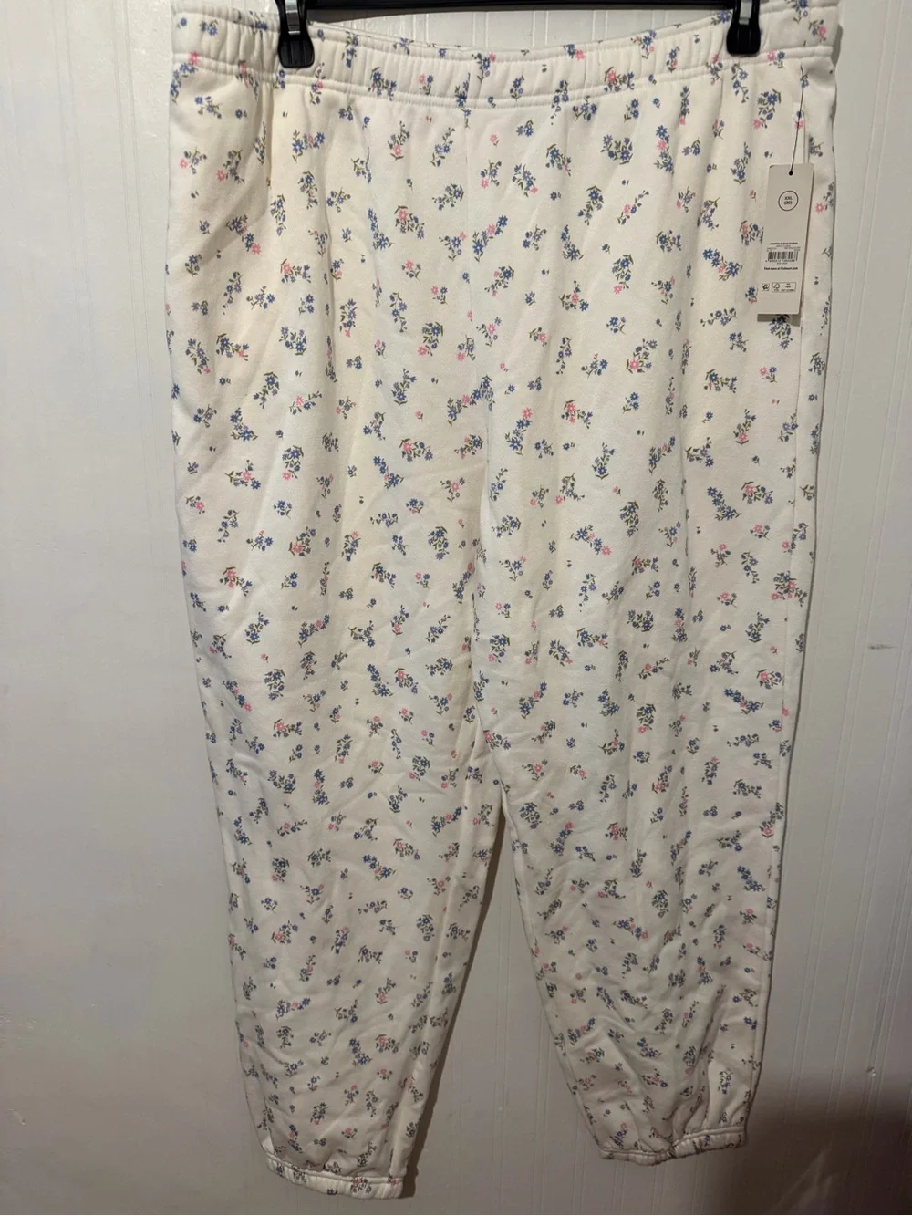 NO Boundaries Cream Floral Jogger Pants NWT XXL